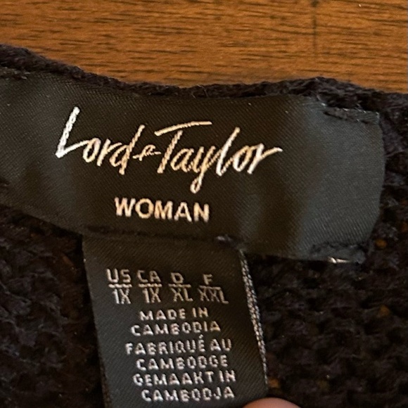 Lord & Taylor Woman Black Lightweight Knit Sweater Size 1X - Picture 10 of 10